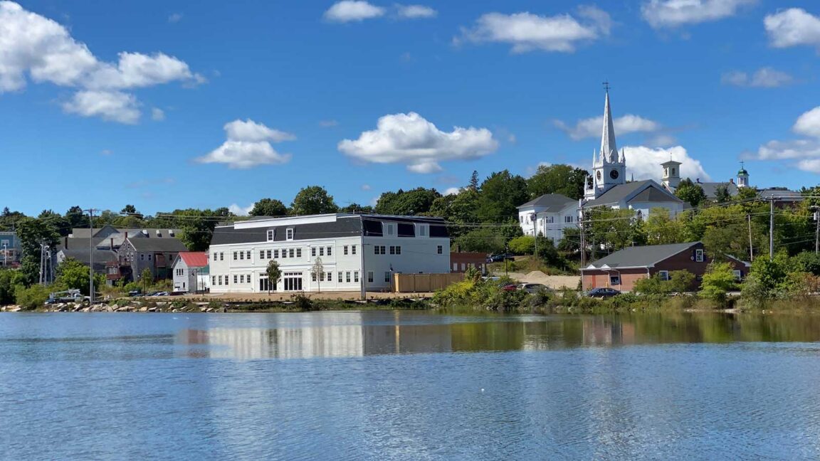 Machias Savings Bank Merriam Architects   Machias Savings Bank05 1152x648 